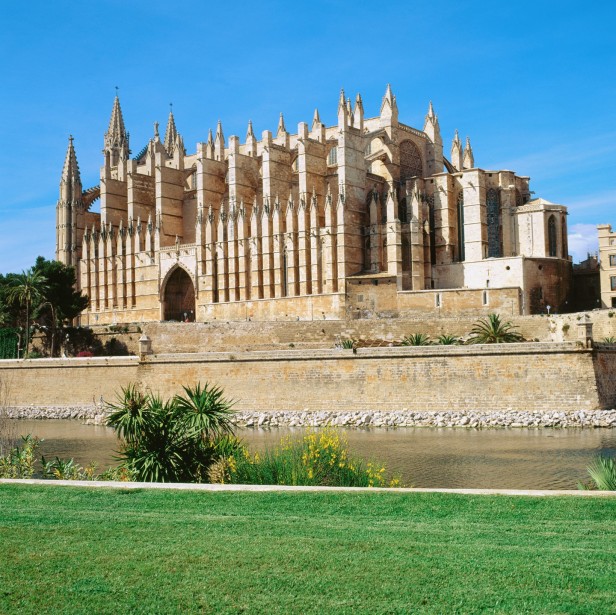 learn spanish in palma de mallorca, spain